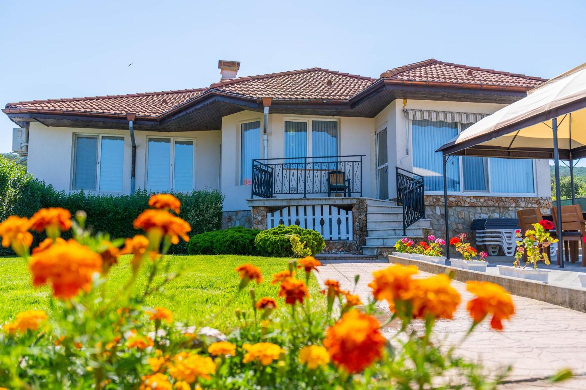 Geranium Holliday Villas Obrochishte Exterior foto